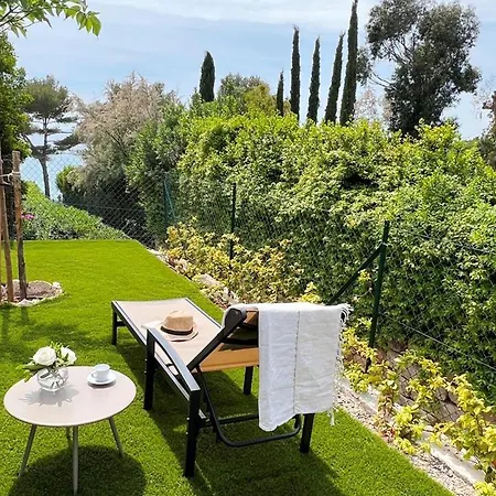 Maisonnette Avec 2 Climatisee En Face De La De Gigaro