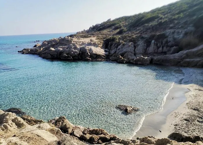 Maisonnette Avec 2 Climatisee En Face De La De Gigaro لا كروا فالميه