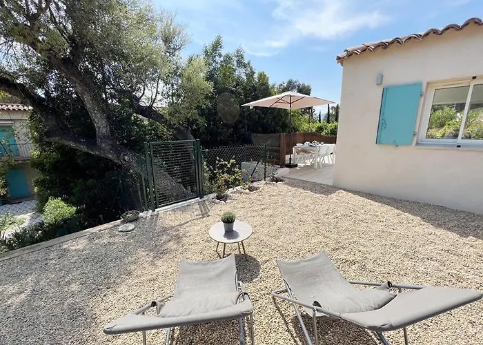 فيلة Maisonnette Avec 2 Climatisee En Face De La De Gigaro لا كروا فالميه