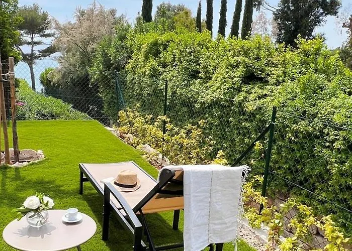Maisonnette Avec 2 Climatisee En Face De La De Gigaro